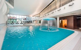 Park Inn By Radisson Meriton Conference & Spa Hotel  4*